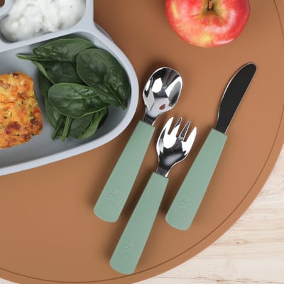 https://www.theinfantboutique.com.au/wp-content/uploads/2022/09/We-Might-Be-Tiny-Feedie-Toddler-Cutlery-Set4.jpg